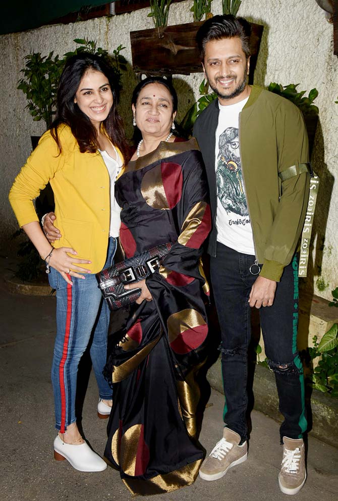 As Marjaavaan opened up in theatres this Friday, the makers hosted a special screening for Bollywood celebrities at a popular studio in Juhu, Mumbai. Among the attendees included special guests from Riteish Deshmukh's family - his mother Vaishali Deshmukh, wife Genelia D'Souza, brother Dheeraj Deshmukh and sister-in-law Deepshika Deshmukh. All pictures/Yogen Shah
