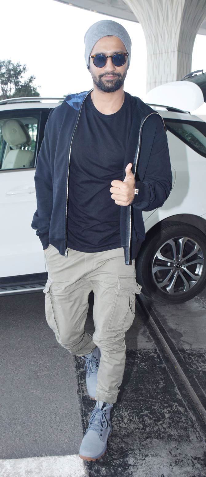 Vicky Kaushal looked laid-back and travel-ready at Mumbai airport. The Uri actor chose a pair of cargo pants, a black tee and a hoodie for his outing.