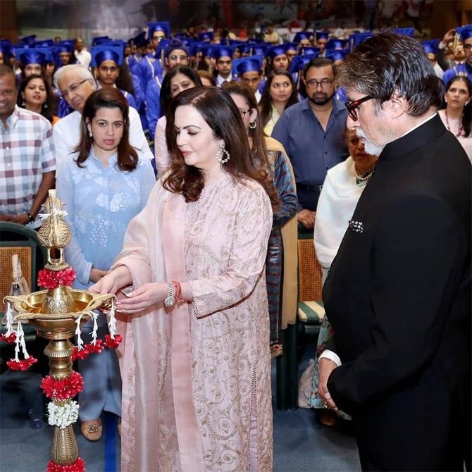 While attending the Graduation Ceremony of Dhirubhai Ambani International School in 2018, Nita Ambani was seen in a salwar suit designed by none other Anamika Khanna. The businesswoman looked ethereal in a blush pink ethnic ensemble as she lit the lamp while Amitabh Bachchan looked on
