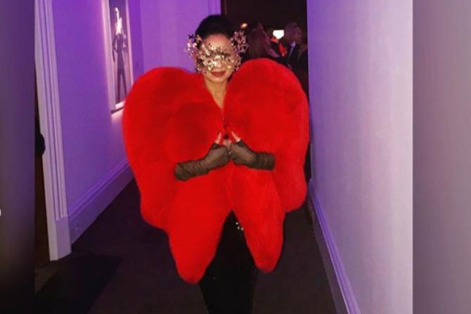 Taking funky to the next level, Sheetal Mafatlal dressed up as a heart (literally) for Valentine's Day. With black pants and gloves, she made heads turn at the party, while keeping on the masquerade mask.