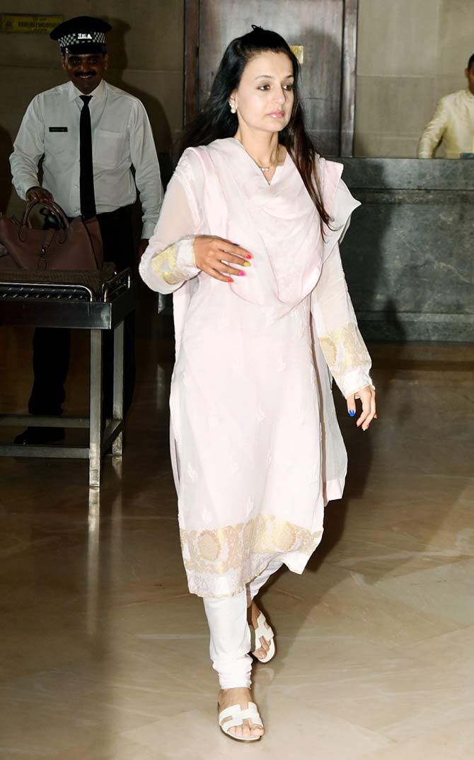 Ameesha Patel was also one of the celebrities, who came in to pay their respects to Manish Malhotra's father Suraj Prakash Malhotra, at the prayer meet.