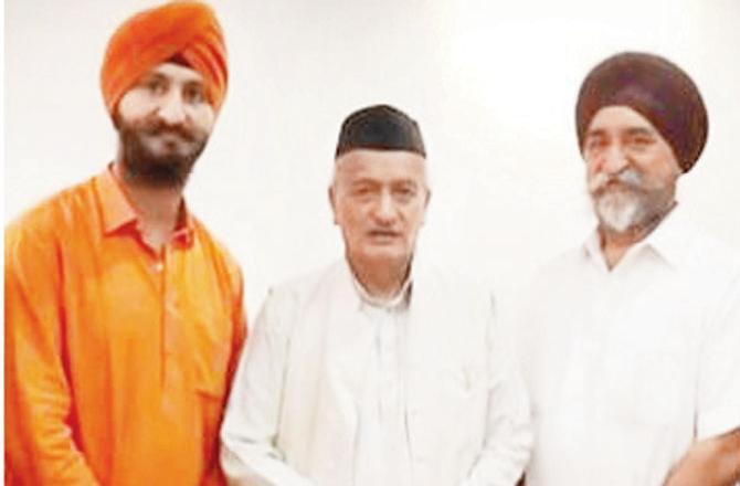 Meanwhile, viral photos of the Maharashtra governor with former BJP legislator Sardar Tara Singh's son Rajneet Singh, an accused in the scam, have aroused suspicion that he was being shielded in the case. While the NCP has alleged that EOW is working under the BJP's pressure, depositors demand to know who is protecting him.