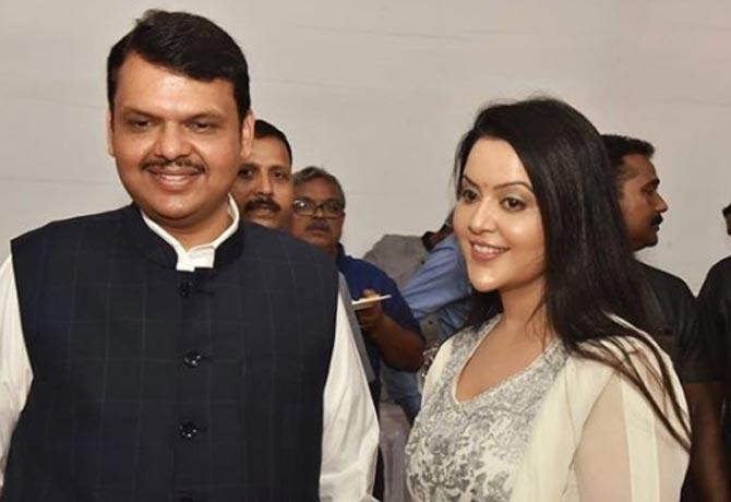 After so many years of marriage, Amruta says deep inside Devendra Fadnavis is a romantic and emotional person. She said, at home he is the boss, while she is the decision-maker. 