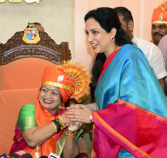 In photo: Sena chief Uddhav Thackeray's wife Rashmi Thackeray shares a light moment with newly elected Mayor of Mumbai, Kishori Pednekar
