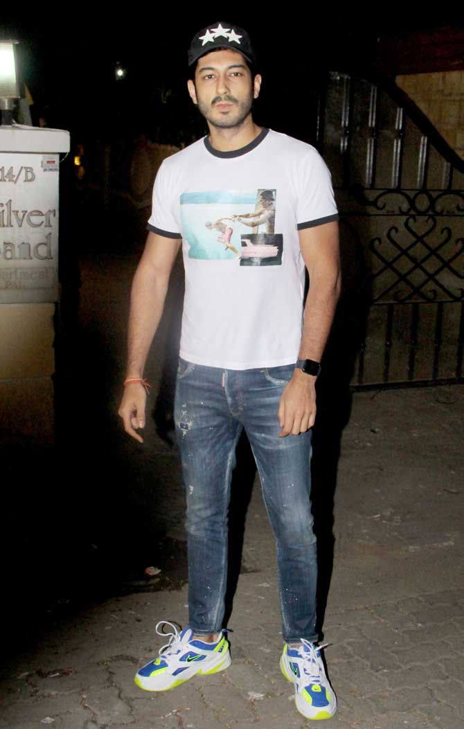 Mohit Marwah also attended the launch party of a restaurant in Bandra, Mumbai. The actor was casual in a pair of jeans and a white graphic t-shirt.