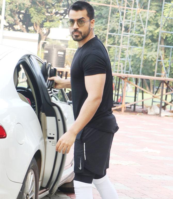 Former Bigg Boss contestant Gautam Gulati was also part of the group that played football at the Juhu ground.