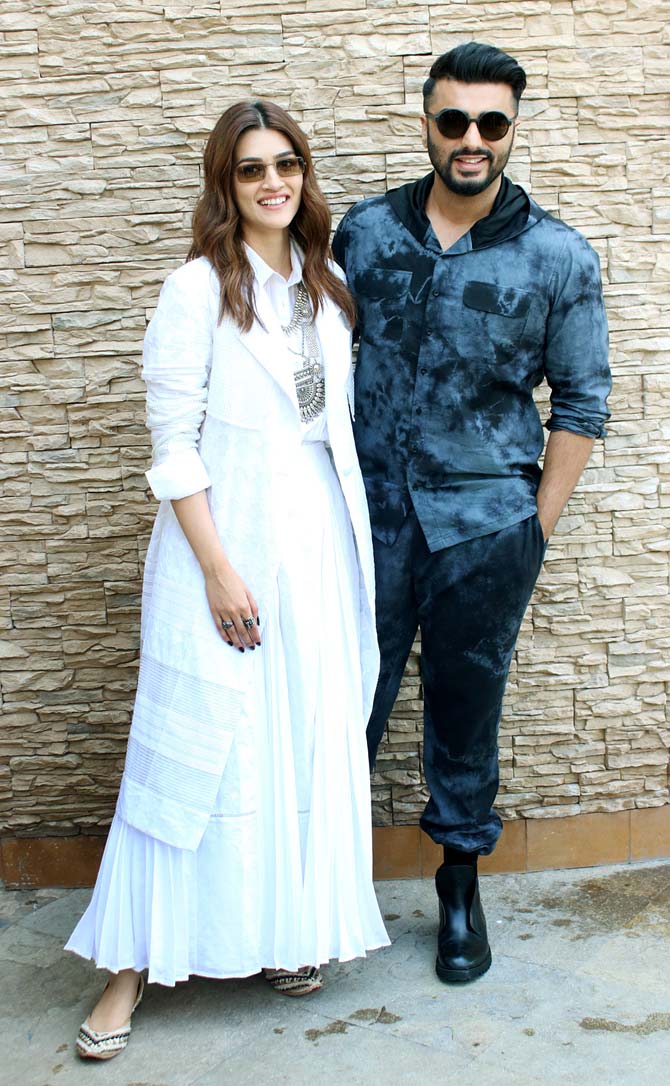 Also releasing on December 6 is Kriti Sanon and Arjun Kapoor starrer Panipat. The duo attended a promotional event of their film in the same suburb. Arjun Kapoor plays Sadashivrao Bhau, who served as the commander-in-chief of the Maratha army in the period drama, while Kriti plays the role of Parvati Bai.