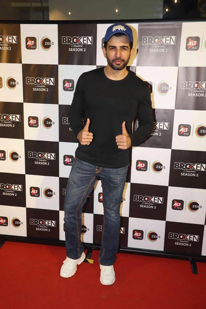 Jay Bhanushali gave paparazzi thumbs up as he attended the special screening of Broken But Beautiful 2.