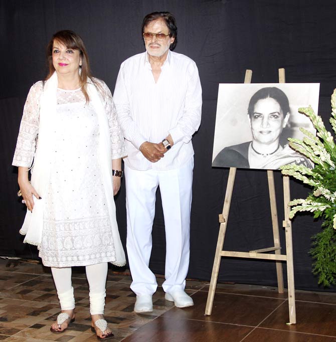 Sanjay Khan and wife Zarine Khan also attended Shaukat Kaifi's prayer meet at a hall in Juhu.