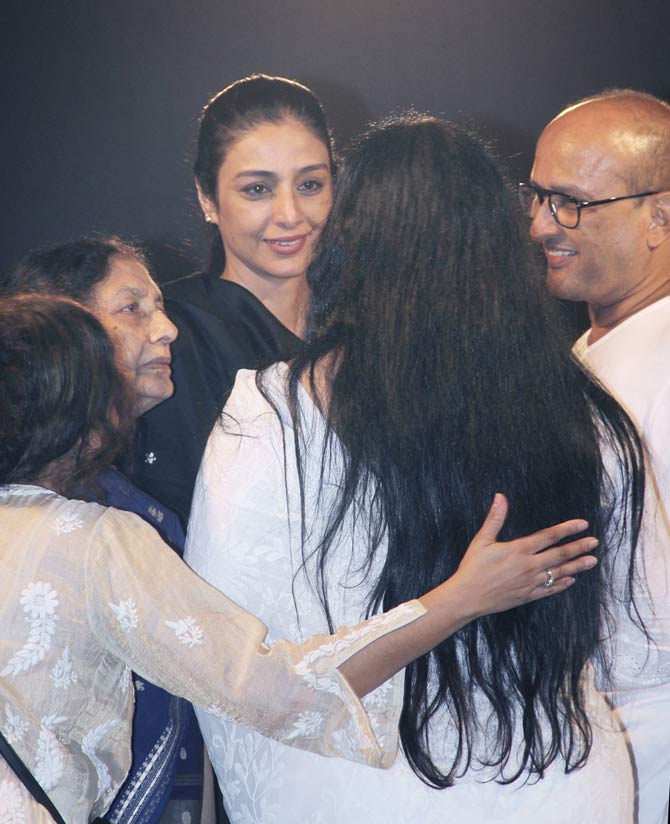 Tabu also attended Shaukat Kaifi's prayer meet in Juhu.