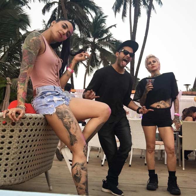 While she was BFFs with another Bigg Boss inmate, Gauahar Khan, there was news of a fallout between them. Bani had deleted snaps of Gauahar from her social media and unfollowed her on Instagram, and vice versa. It was Gauahar, however, who compelled Bani to participate in Bigg Boss. 
Pictured: With friends Sapna Moti Bhavnani and Kunal Thakur