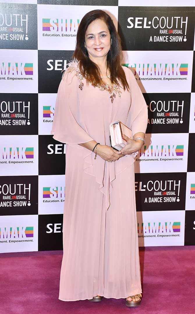 With the power of dance, illustrating everything ranging from dance, drama, love and humour, Shiamak and his team managed to take the audience through a terrifying journey to things which people do not see.
In picture: Film producer Smita Thackeray clicked at the event