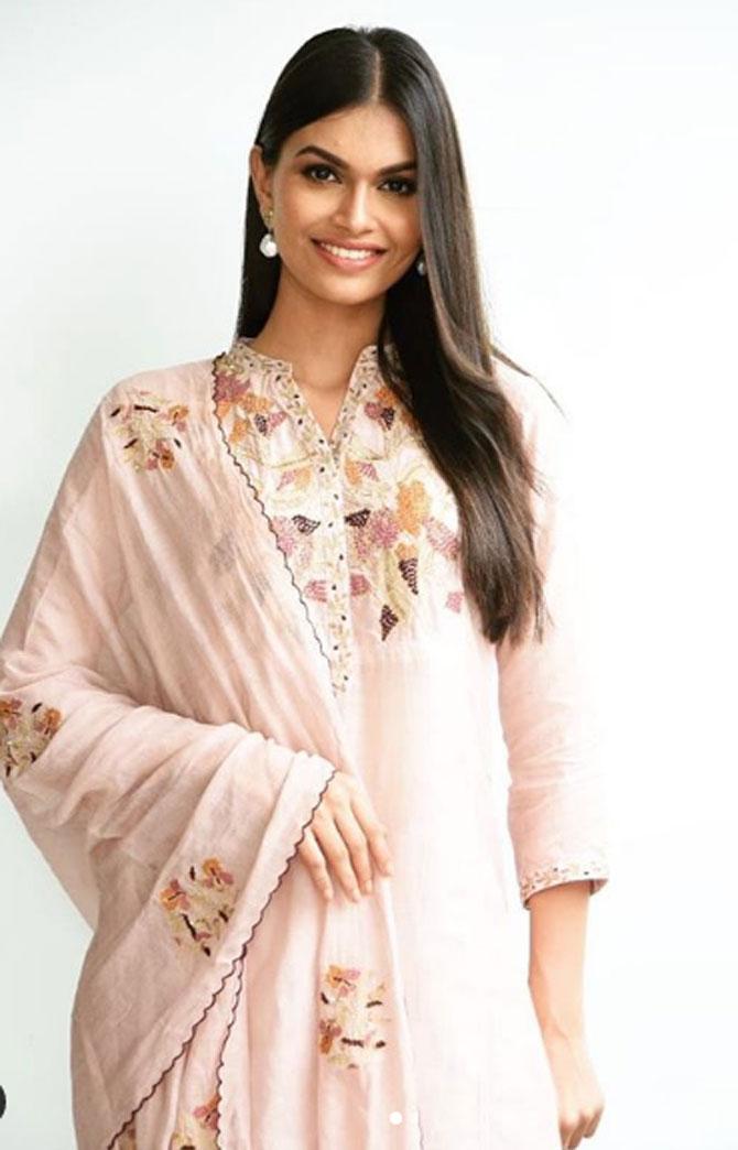 The gorgeous model who had also won the title of Miss India Rajasthan 2019, looks elegant and classy in ethnic wear!