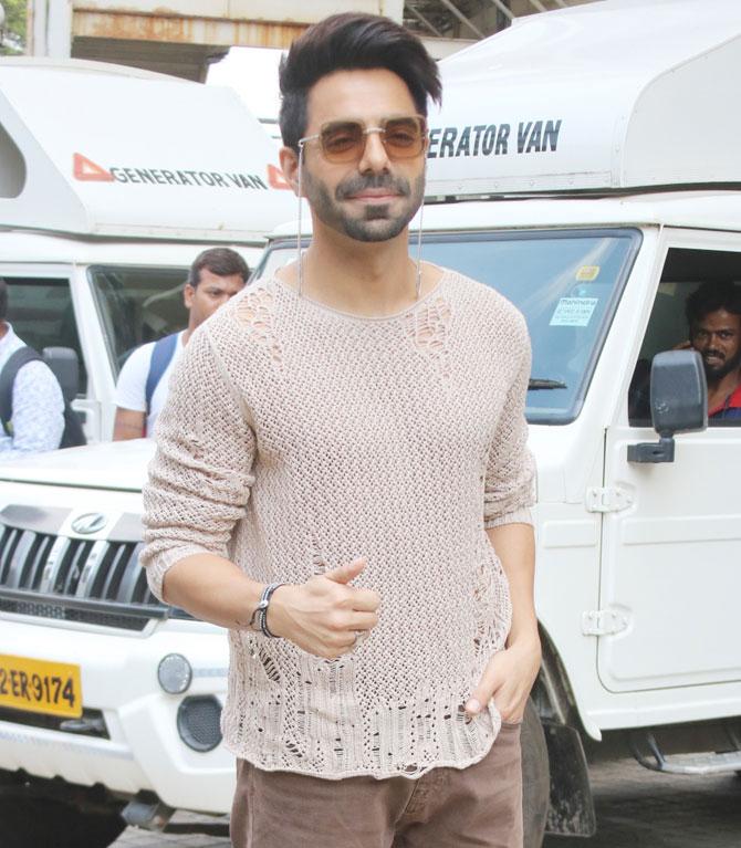 Directed by Mudassar Aziz, the film was previously touted to be a remake of the classic 1978 Hindi film of the same name. Aziz, however, believes that his film is decidedly different from the original.
In picture: Aparshakti Khurana at the trailer launch of Pati Patni Aur Woh in Juhu.