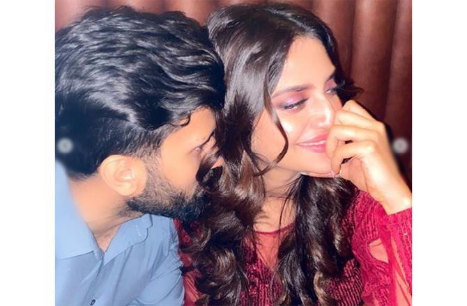 Be it her star-studded wedding reception or her exotic honeymoon, Nusrat Jahan knows how to keep her fans engaged on Instagram. The 30-year-old politician shared this heartwarming picture with hubby Nikhil while extending her wishes to her fans on the occasion of Durga Puja.
