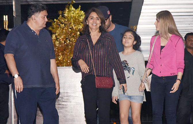 Veteran actor Rishi Kapoor along with family were out enjoying dinner at a popular restaurant in Bandra, Mumbai. Rishi was in New York for the past year as he was undergoing treatment for cancer and his actress wife Neetu was by him through it all. All pictures/Yogen Shah