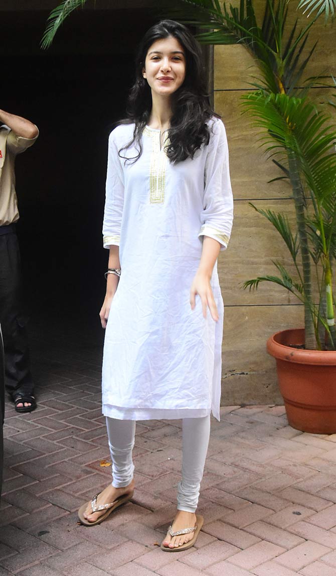 Shanaya Kapoor, who turned 20 on November 3 was also spotted in the same suburb. Shanaya celebrated her birthday with great fanfare, hosting a family party at her residence. She cut a cake and had great fun with father Sanjay Kapoor, brotherJahaan Kapoor, Arjun Kapoor and Ananya Panday.