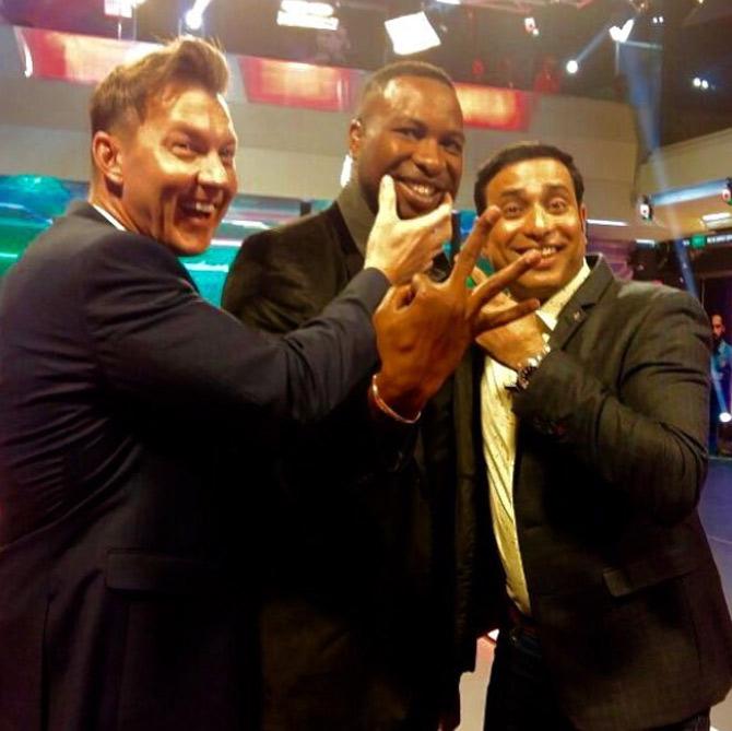 In picture: Brett Lee in a candid moment with VVS Laxman and Kieron Pollard.
