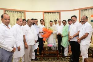 Aaditya, Sena leaders meet BS Koshyari to stake claim to form govt