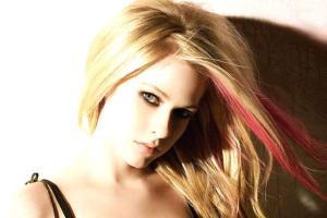 Avril Lavigne and boyfriend Phillip Sarofim call it quits