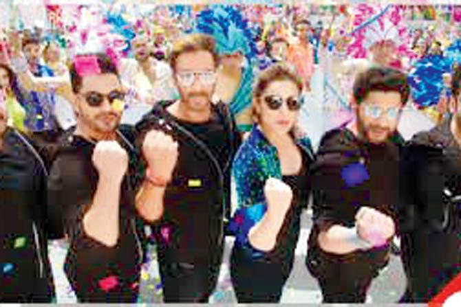 A still from Golmaal Again
