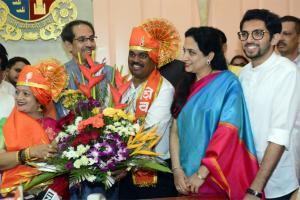 Uddhav Thackeray and family meet Mumbai's new mayor Kishori Pednekar