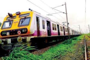Woman assaulted, robbed on train between Borivli and Mumbai Central 