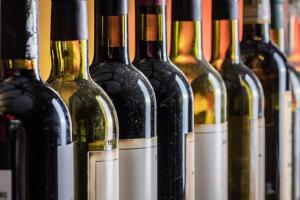 Software techie orders for a whiskey bottle; cheated of Rs 26,000