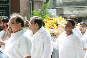 Sonu Sood, Abbas-Mustan, Jatin Pandit attend Champak Jain's funeral