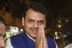 Devendra Fadnavis meets governor, seeks release of funds for farmers