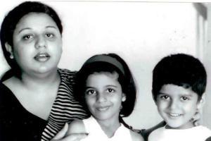 Can you guess who the two kids in the pic are with actress Honey Irani?