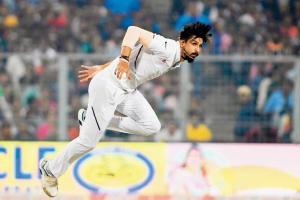 Pacer Ishant Sharma continues to roar at Eden Gardens!