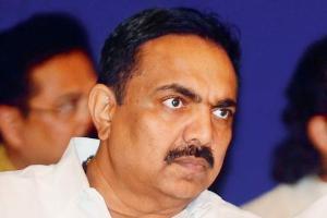 Party workers attend meet to support Sharad Pawar