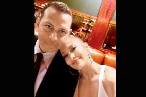Jennifer Lopez, fiance Alex Rodriguez celebrate life during date night