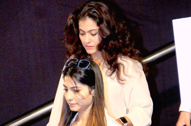 Kajol with sister Tanishaa Mukerji