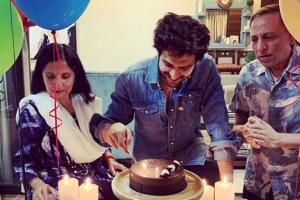 Kartik Aaryan gets a sweet surprise from his parents on 29th birthday