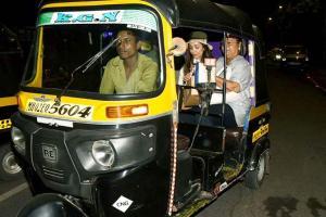 Malaika Arora ditches car, hops into an autorickshaw