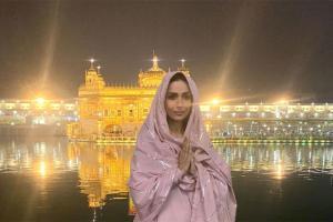 Malaika Arora looks beautiful as she visits the Golden Temple