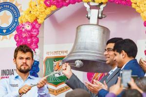Magnus Carlsen, Viswanathan Anand ring Eden bell ahead of Day Two