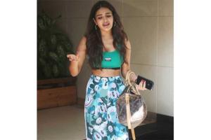 Nidhhi Agerwal clicked at her gym in Bandra, Mumbai. Image courtesy: Yogen Shah