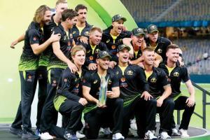 Australia thrash Pakistan by 10 wickets to win series 2-0