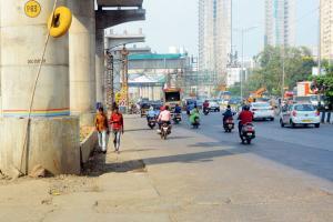 Mumbai: Man flags 13 potholes, BMC fixes just one