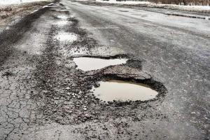 Pothole challenge to burn hole in BMC officials' pockets