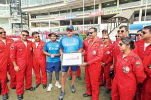 India cricket stars spend time with Air Force pilots before Nagpur T20