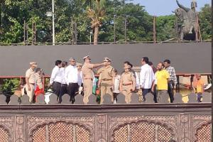 Mumbai: Sanjay Barve reviews security arrangements at Shivaji Park