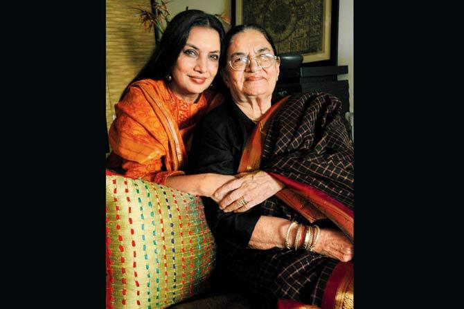 Shaukat Azmi with daughter Shabana 