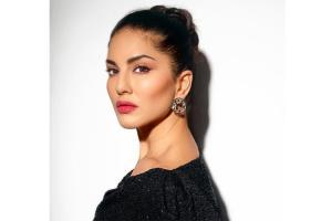 Sunny Leone's sequinned outfit is worth it; shop here