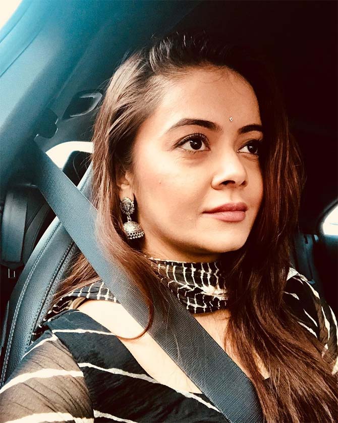 The very next year, Devoleena Bhattacharjee replaced Giaa Manek to play Gopi Kapadia aka Gopi bahu (daughter-in-law) in the much popular daily soap Saath Nibhaana Saathiya.