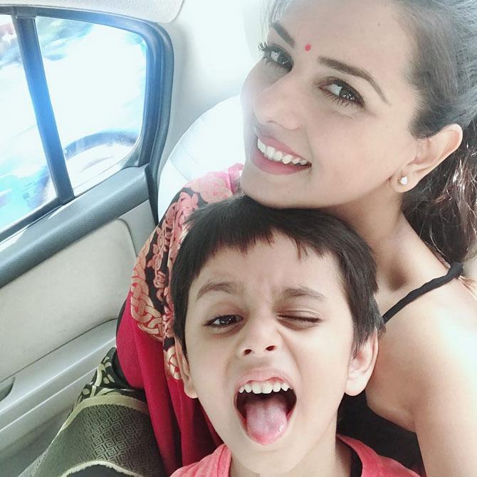 The Kulvaddhu actress even has her son's name tattooed on her arm! Dalljiet spoke about the tattoo in an old interview. She said, 