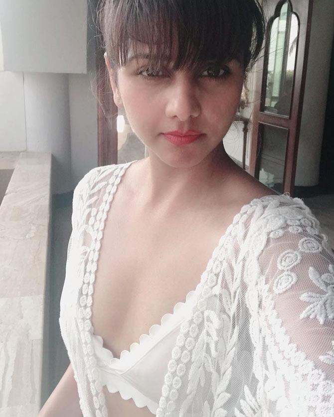 Dalljiet became a household name after her stint in popular TV shows like Silsila Badalte Rishton Ka and Guddan Tumse Na Ho Payega. When asked if she quit Guddan... for Bigg Boss 13, Dalljiet said, 